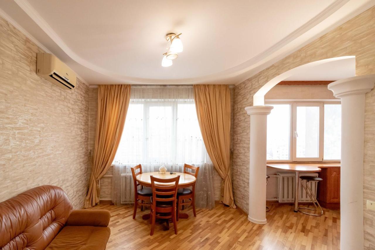 Kvartirkoff Na Ozernaya 8 Kiev Exterior foto